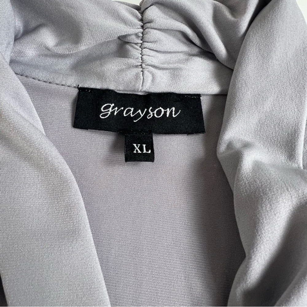 Gray Sleeveless Blouse - Picture 3 of 7